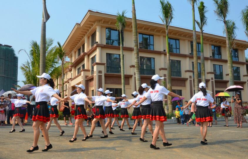 回饋社會關(guān)愛社區(qū)活動